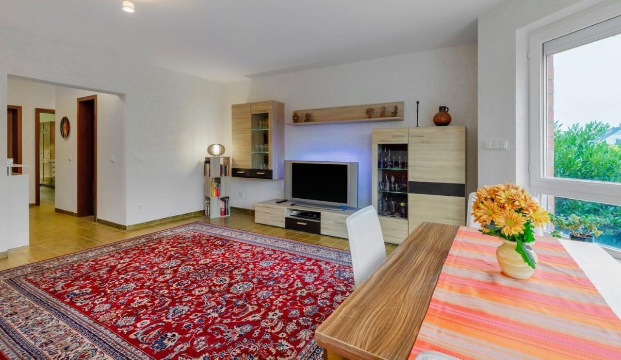 Modernes Apartment In Schoener Lage Дюселдорф Екстериор снимка