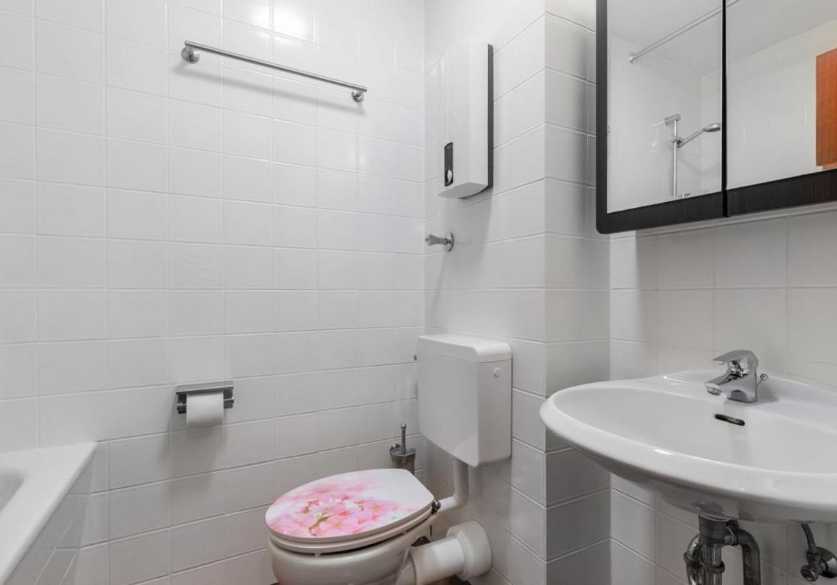 Modernes Apartment In Schoener Lage Дюселдорф Екстериор снимка